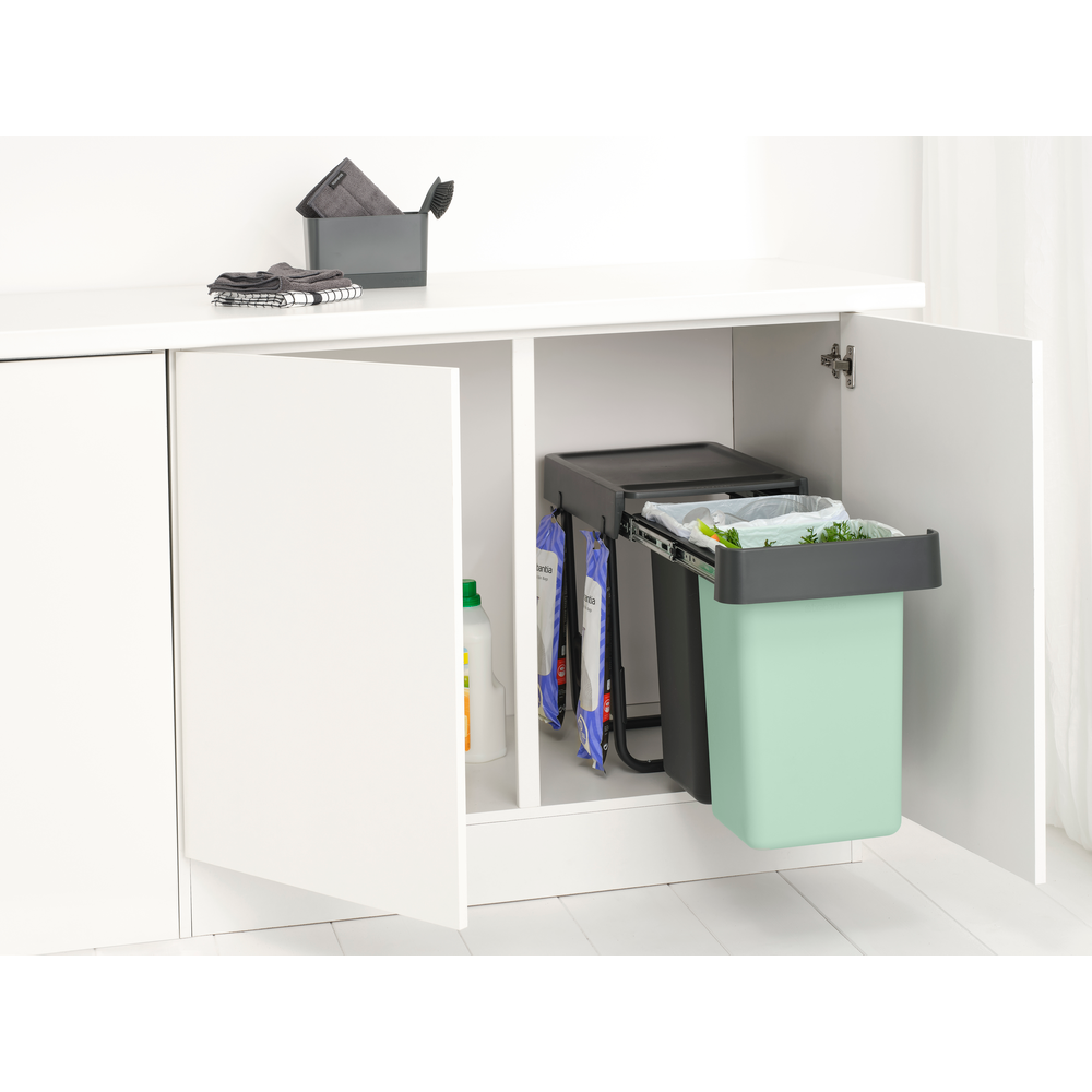 Einbaubeimer Sort & Go mit zwei 15L Behältern für effiziente Mülltrennung in der Gastronomie