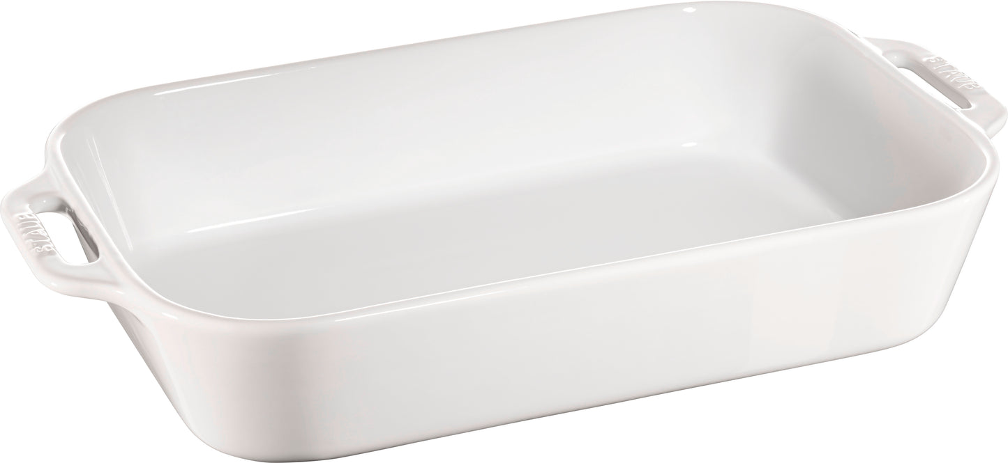 Staub Auflaufform in Weiß, ideal für die Zubereitung und Präsentation von Ofengerichten