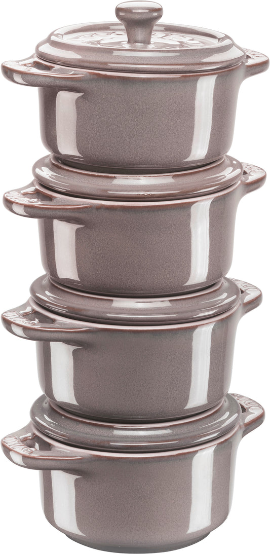 Staub Cocotte Set aus Keramik für stilvolles Servieren von Speisen
