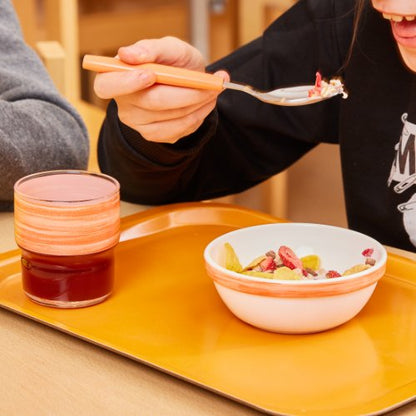 Amefa PIXEL Menülöffel aus Edelstahl mit ergonomischem Kunststoffgriff für den Einsatz in Cafeterien.