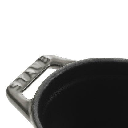 Staub Mini Cocotte, 11 cm aus Gusseisen zur Zubereitung kleiner Speisen