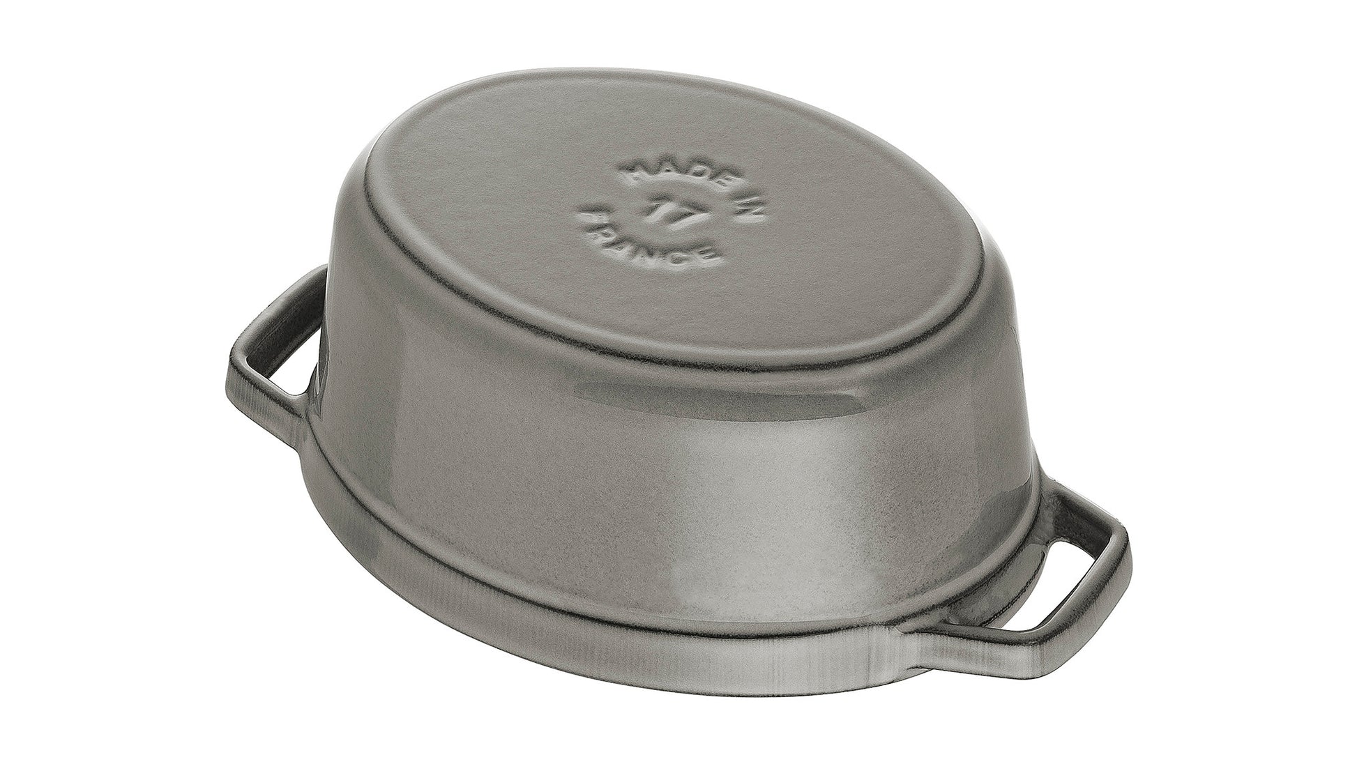 Staub Cocotte Schweinedeckel, 17 cm aus Gusseisen für vielseitige Kochtechniken.