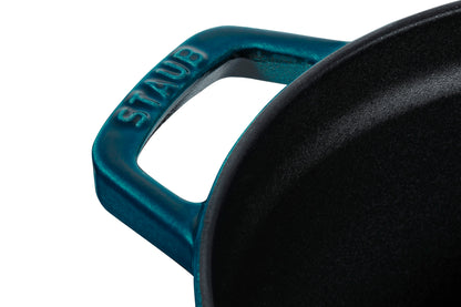 STAUB Cocotte 28 cm aus Gusseisen für vielseitige Kochanwendungen