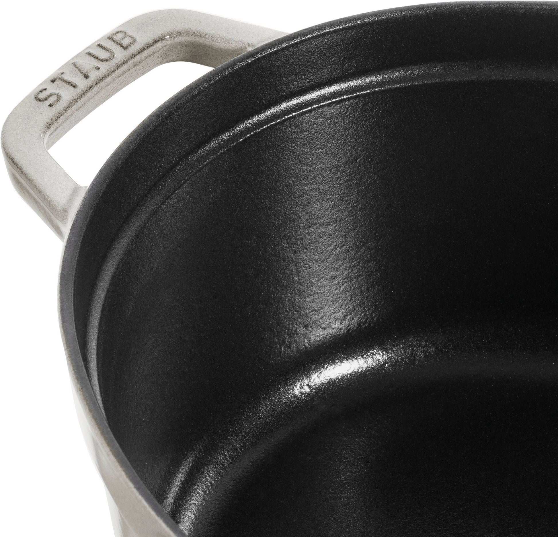 Staub Cocotte, 37 cm aus Gusseisen für gleichmäßiges Garen.