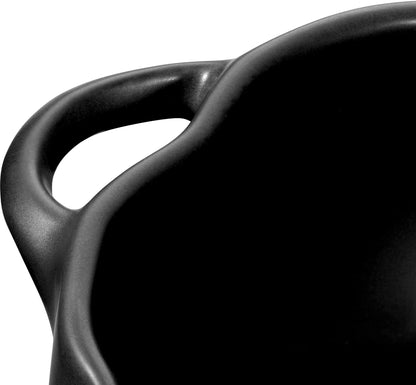 Staub Cocotte aus Keramik für die Zubereitung von Speisen