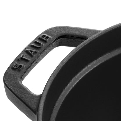 Staub Cocotte aus Gusseisen, ideal für das Kochen von verschiedenen Gerichten
