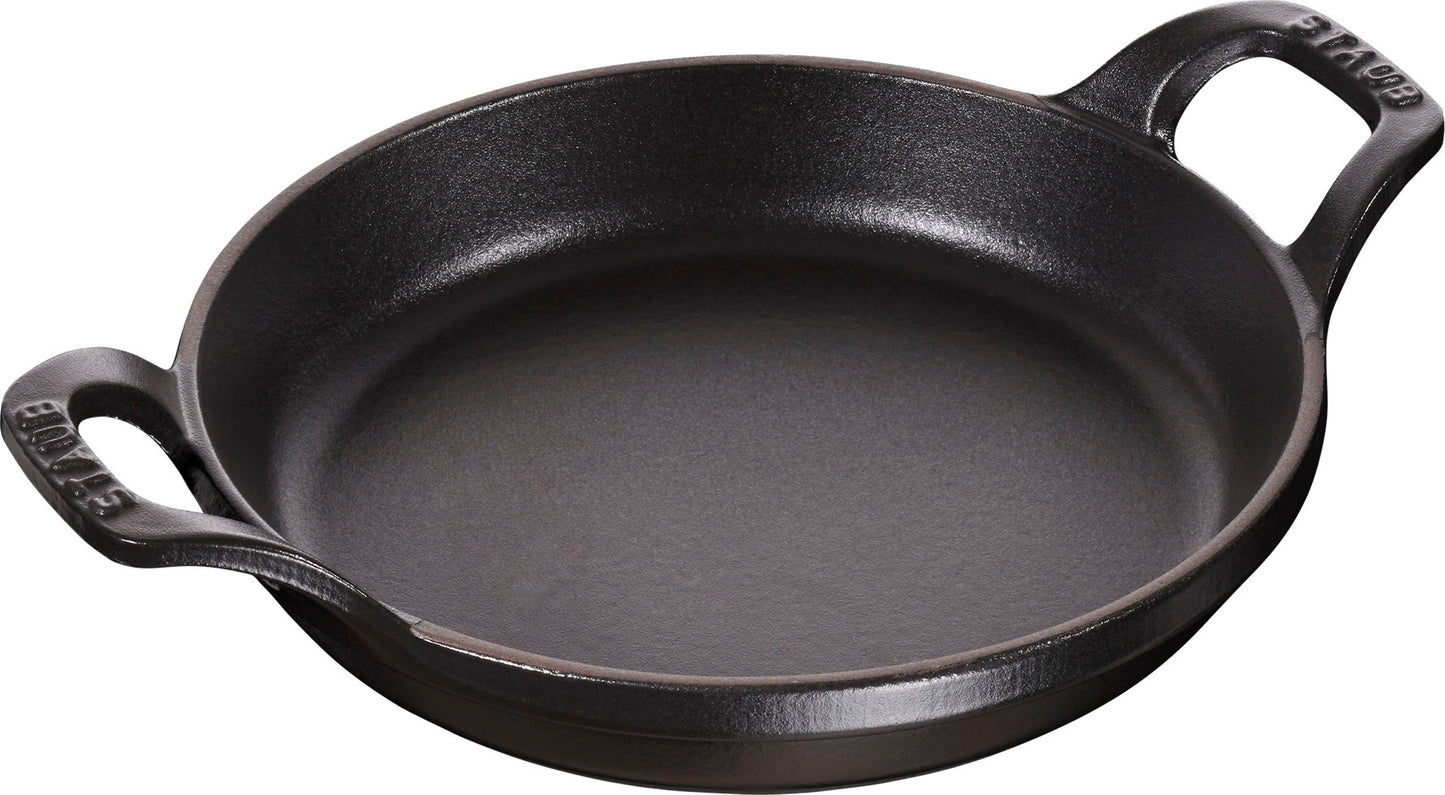 Staub Auflaufform aus Gusseisen, 12 cm, ideal für Gratins und Aufläufe.