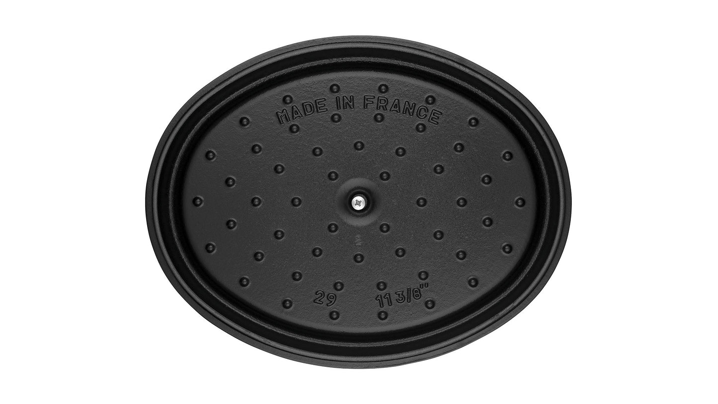 Staub Cocotte in Schwarz, ideal zum Kochen und Schmoren