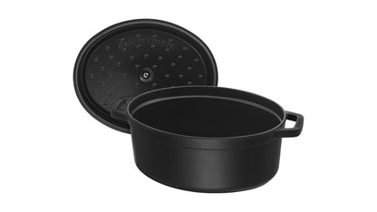 Staub Cocotte in Schwarz, ideal zum Kochen und Schmoren