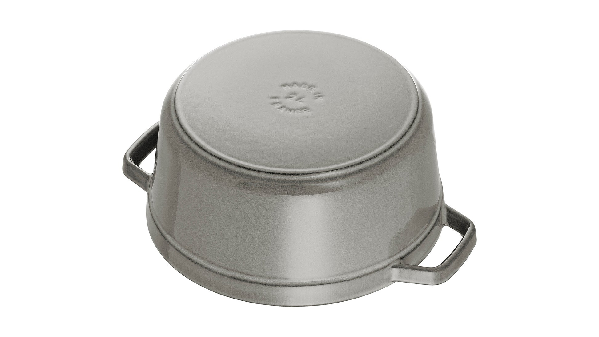 Staub Cocotte, 18 cm aus Gusseisen für das Kochen und Schmoren von Speisen.