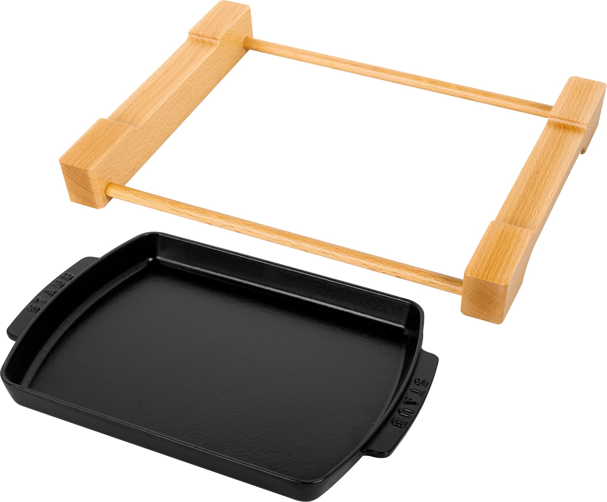 Staub Teller mit Holzunterlage für das Servieren warmer Speisen