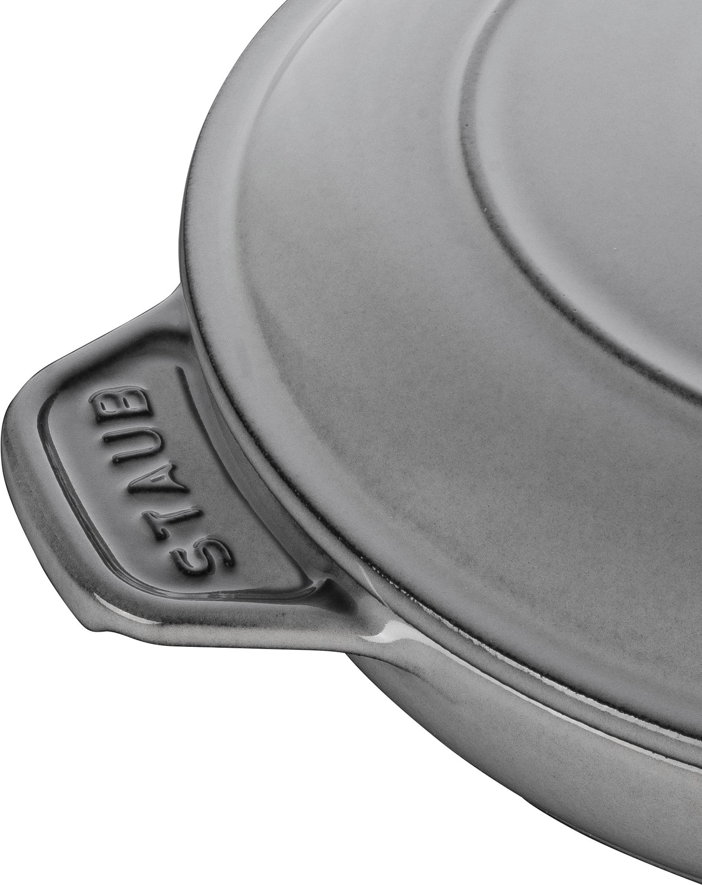 Staub Auflaufform aus Gusseisen, geeignet für gesunde Aufläufe und direktes Servieren