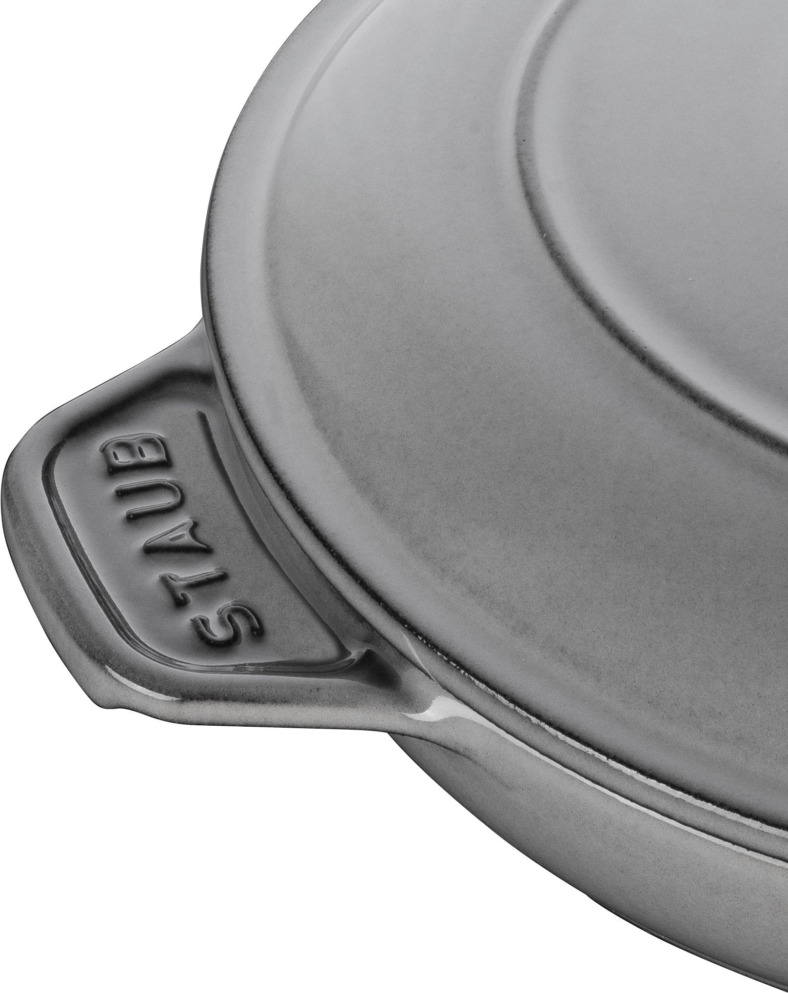 Staub Auflaufform aus Gusseisen, geeignet für gesunde Aufläufe und direktes Servieren