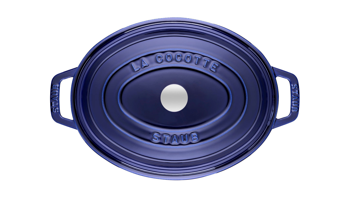 Staub Cocotte 33 cm in Dunkelblau für das Kochen von Schmorgerichten