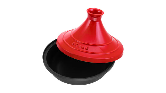 Staub Tajine aus Gusseisen für aromaintensive Gerichte.