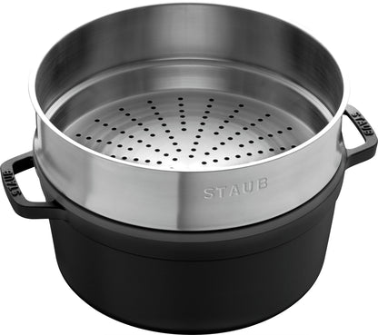 Staub Cocotte mit Dämpfeinsatz, 26 cm aus Gusseisen für gesundes Kochen und Dämpfen.