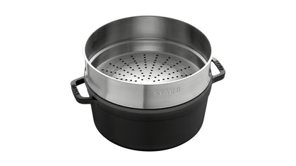 Staub Cocotte mit Dämpfeinsatz, 26 cm aus Gusseisen für gesundes Kochen und Dämpfen.