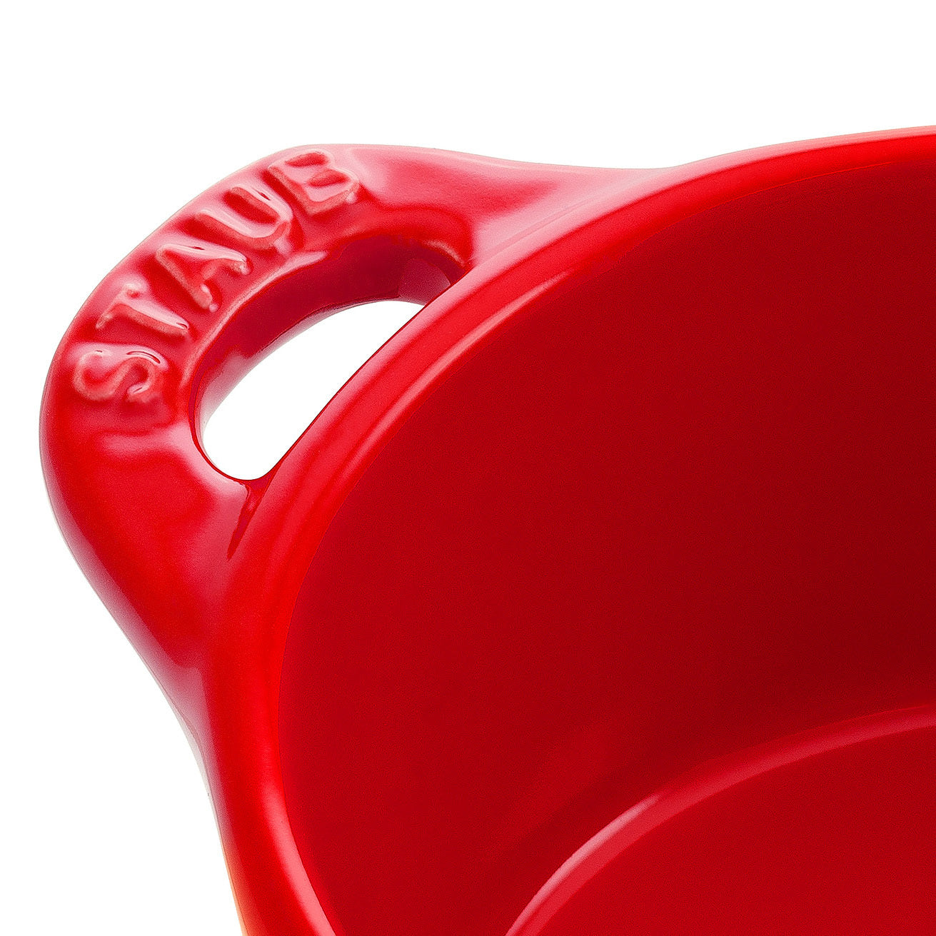 Staub Mini Cocotte 10 cm in Kirsch-Rot für stilvolles Kochen und Servieren