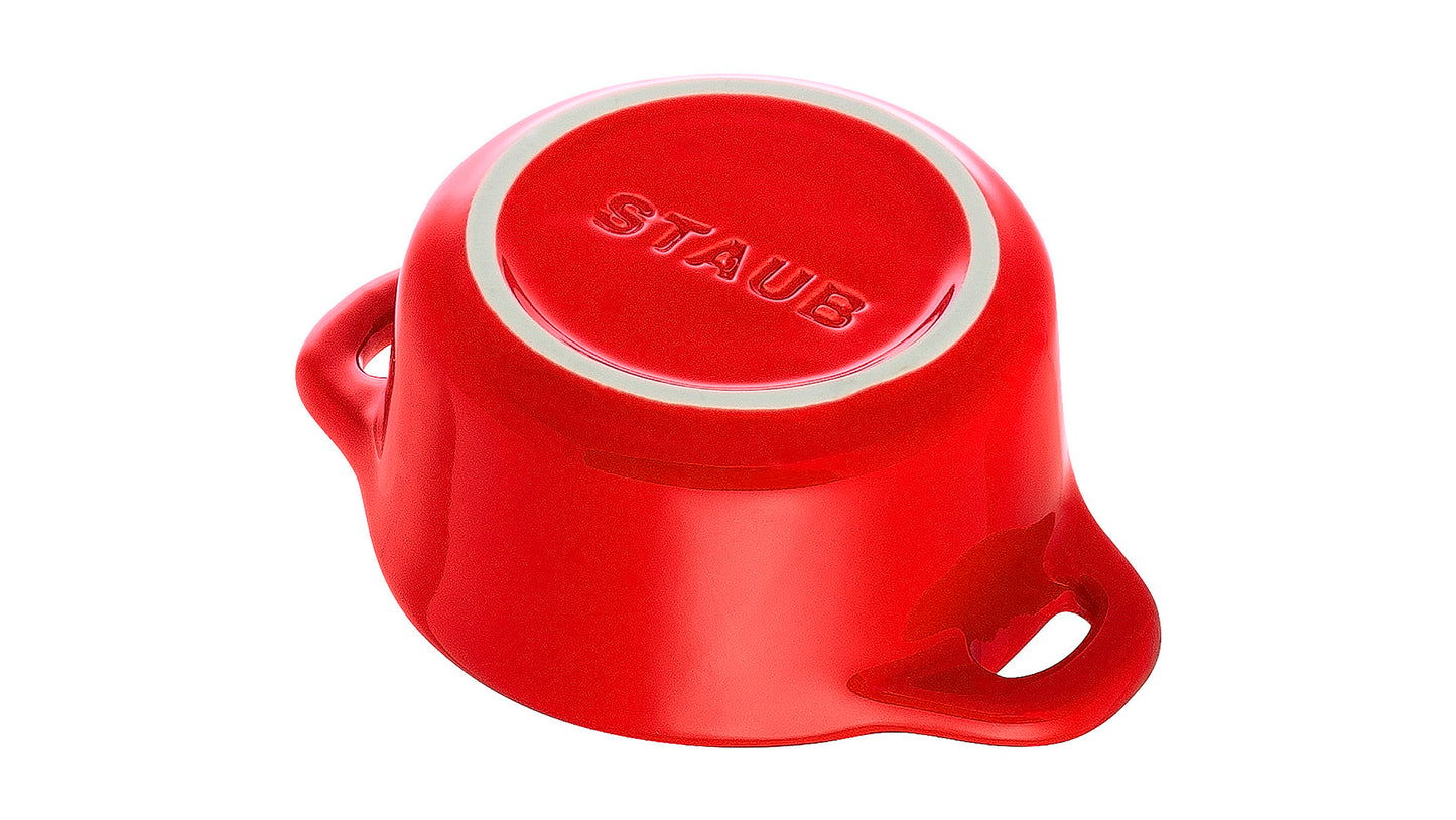 Staub Mini Cocotte 10 cm in Kirsch-Rot für stilvolles Kochen und Servieren