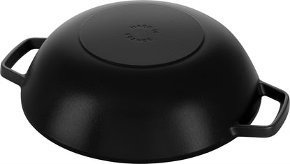 Staub Wok aus Gusseisen mit Glasdeckel, ideal für schnelles und schonendes Kochen