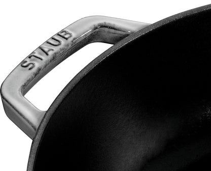 Staub Bräter mit Chistera Drop-Structure, 24 cm aus Gusseisen für gleichmäßiges Garen.