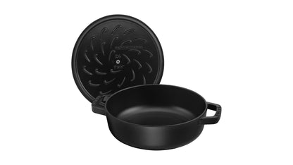 Staub Bräter aus Gusseisen mit Chistera Drop-Structure für saftige Gerichte
