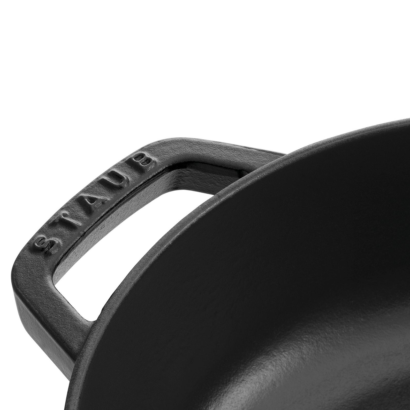 Staub Bräter aus Gusseisen mit Chistera Drop-Structure für saftige Gerichte