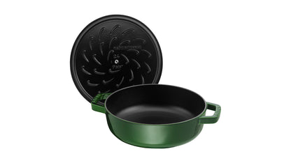 Staub Bräter mit Chistera Drop-Structure, 28 cm, für gleichmäßiges Garen und einfache Reinigung.