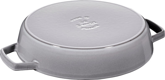 STAUB Bratpfanne 26 cm aus Gusseisen für Anbraten und Servieren