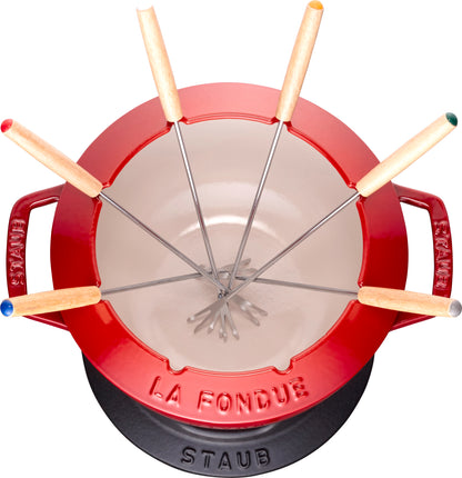 Staub Fondue Set aus Gusseisen für geselliges Kochen
