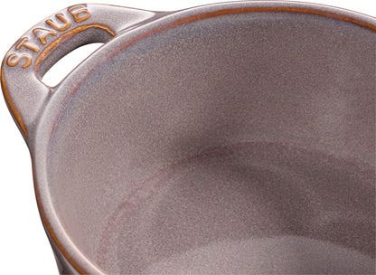 STAUB Mini Cocotte, 10 cm aus Keramik für die Zubereitung kleiner Portionen.