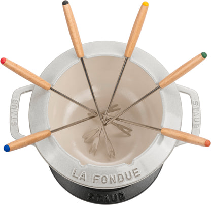 Staub Fondue Set aus Gusseisen für gesellige Kochabende