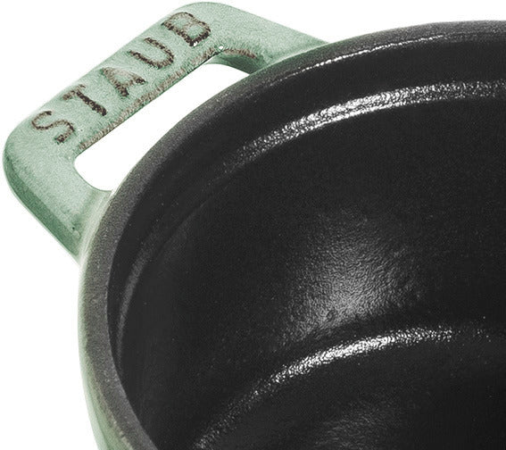 Staub Mini Cocotte aus Gusseisen für die Zubereitung kleiner Portionen