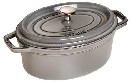 Staub Cocotte 23 cm aus Gusseisen für die Zubereitung von Eintöpfen und Aufläufen
