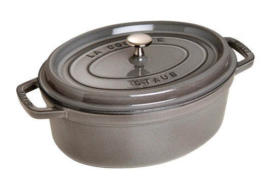 Staub Cocotte 27 cm aus Gusseisen für vielseitige Kochanwendungen