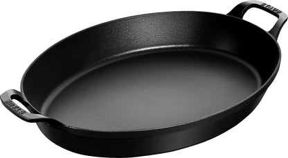 Staub Ofenform aus Gusseisen, ideal zum Anbraten und Überbacken in der Gastronomie