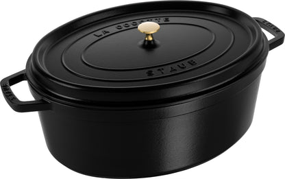 Staub Cocotte aus Gusseisen, ideal für das Kochen von verschiedenen Gerichten