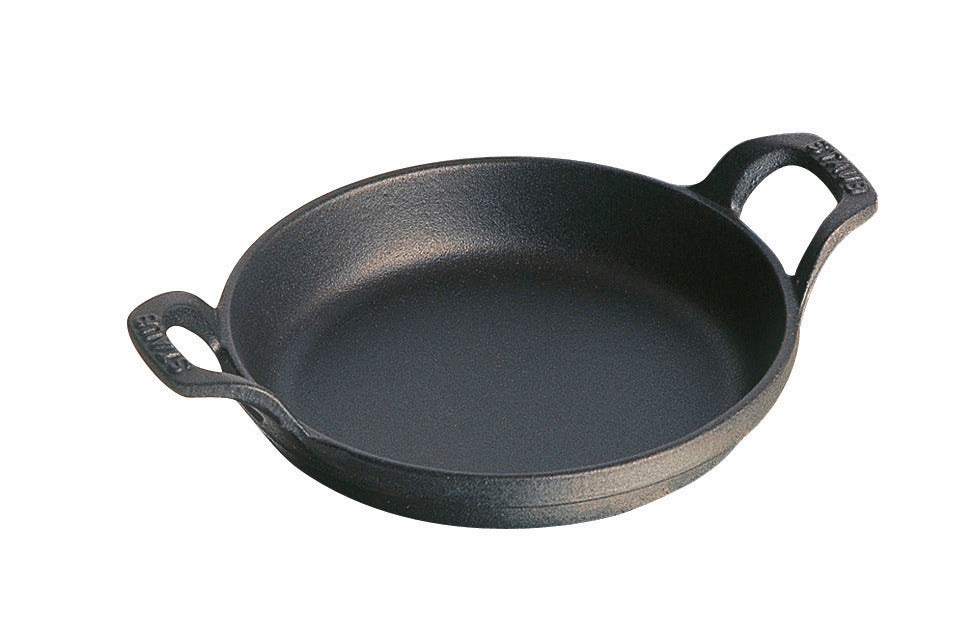 Staub Auflaufform aus Gusseisen, 12 cm, ideal für Gratins und Aufläufe.