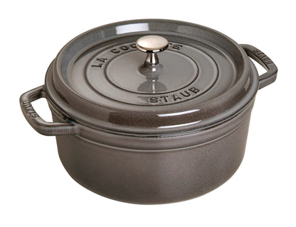 Staub Cocotte, 18 cm aus Gusseisen für das Kochen und Schmoren von Speisen.