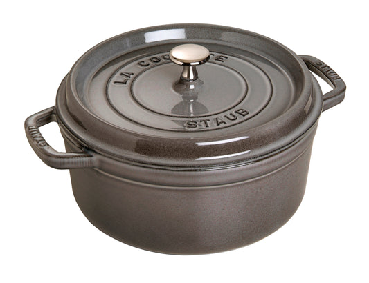 Staub Cocotte, 18 cm aus Gusseisen für das Kochen und Schmoren von Speisen.