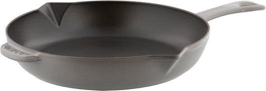 Staub Bratpfanne aus Gusseisen mit Ausgießnase, ideal für die Gastronomie