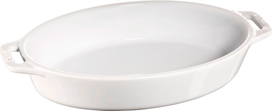 Staub Auflaufform aus Keramik, ideal für Ofengerichte und stilvolles Servieren.