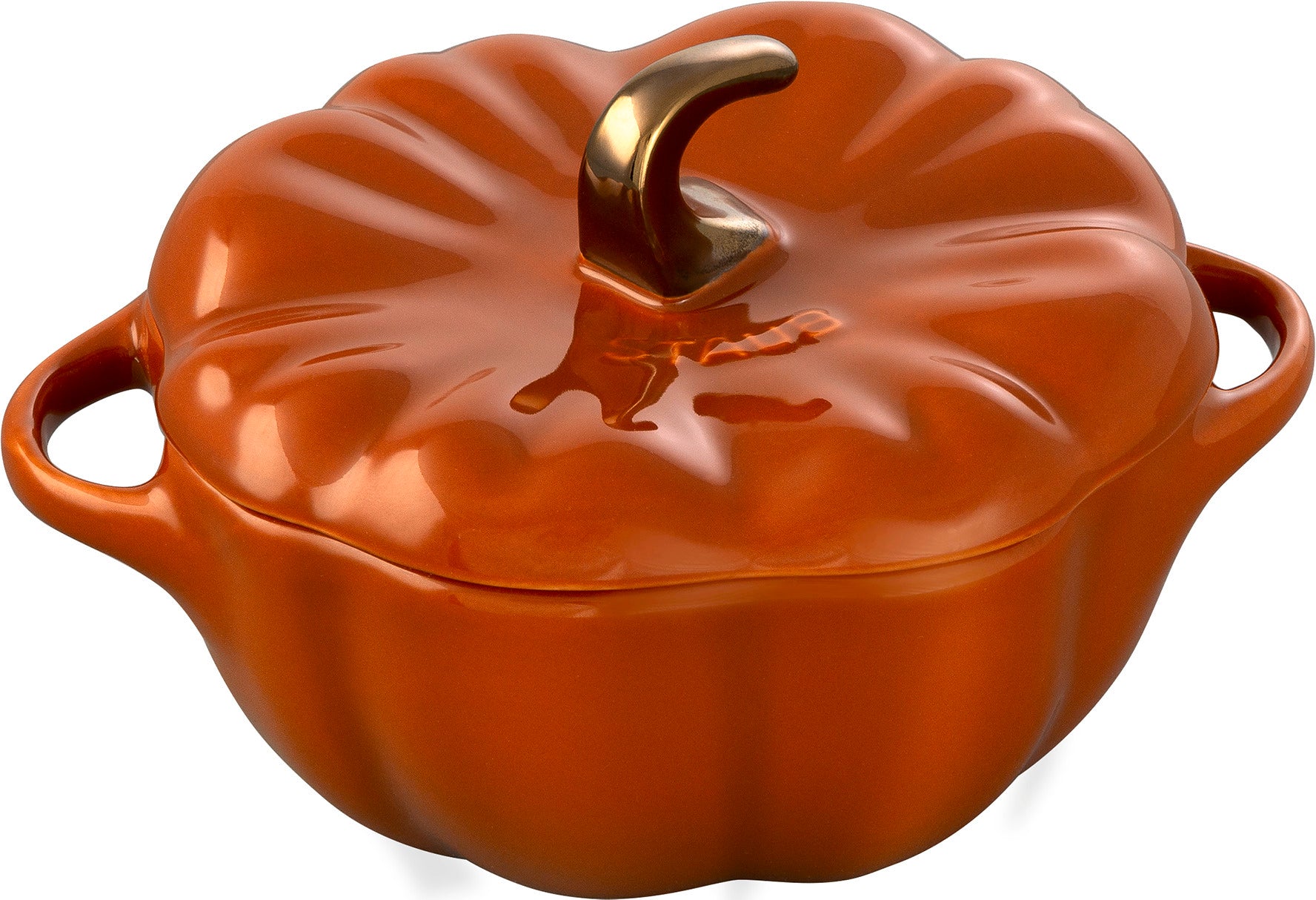 Staub Cocotte in Zimtfarbe, ideal zum Kochen und Servieren von Speisen.
