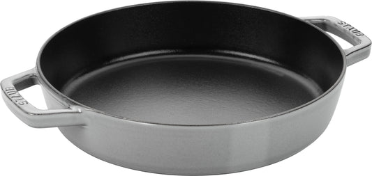 Staub Bratpfanne mit 2 Griffen, 20 cm aus Gusseisen für gleichmäßiges Garen.
