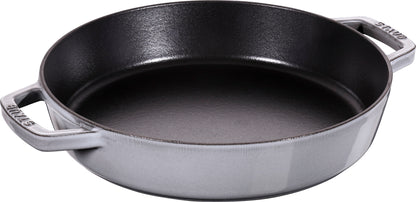 STAUB Bratpfanne 26 cm aus Gusseisen für Anbraten und Servieren