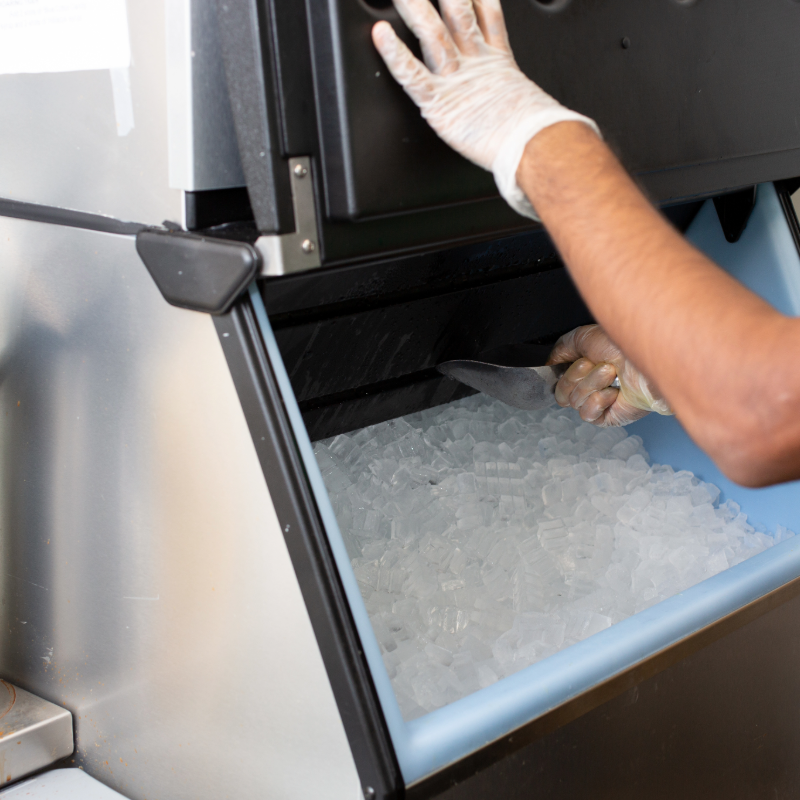 Eiswürfelbereiter